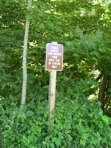 Fishing access sign at Doubs Park