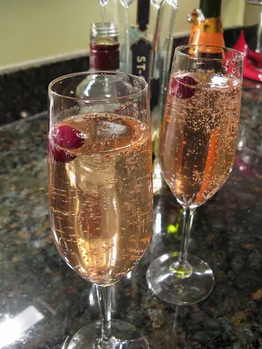 16 New Year's Eve Drinks: Sparkling Bubbly Concoctions