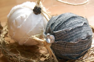Top 10 DIY Christmas Ornaments: Easy and Inexpensive! Top 10 DIY Christmas Ornaments: Easy and Inexpensive!