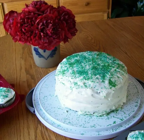 St Patrick's Day Cupcakes - Irish Eyes Smiling