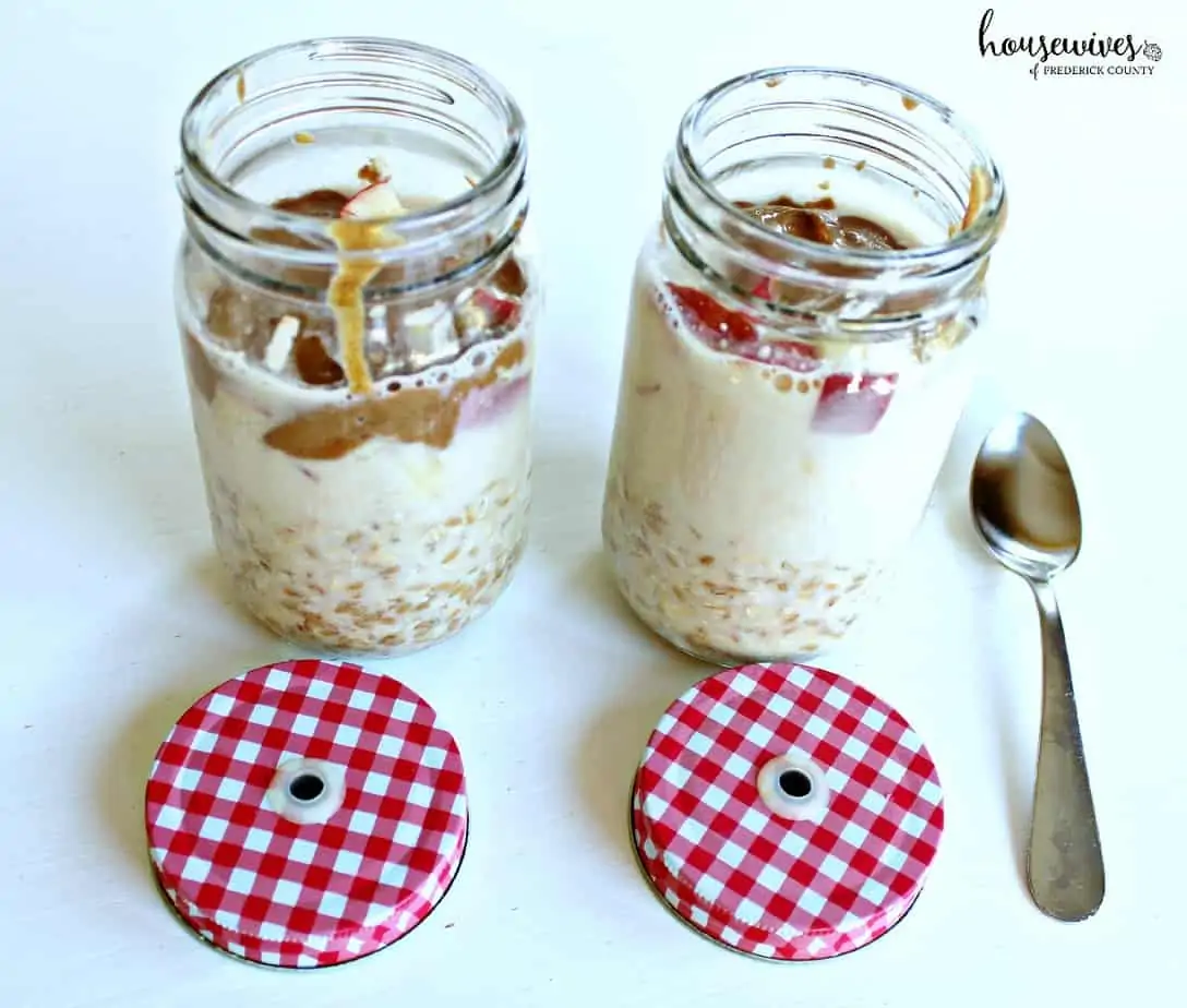 Overnight oats with apples and almond butter