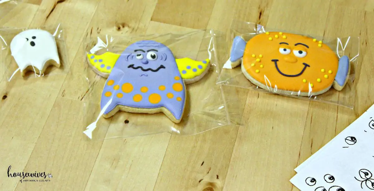 Themed samples are placed on the table as a guide