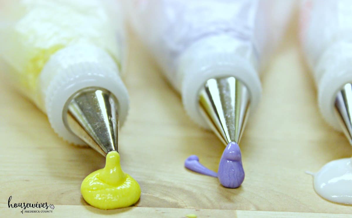 Different frosting tips