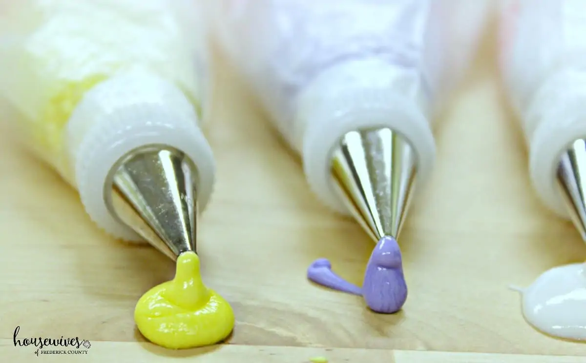 Different frosting tips