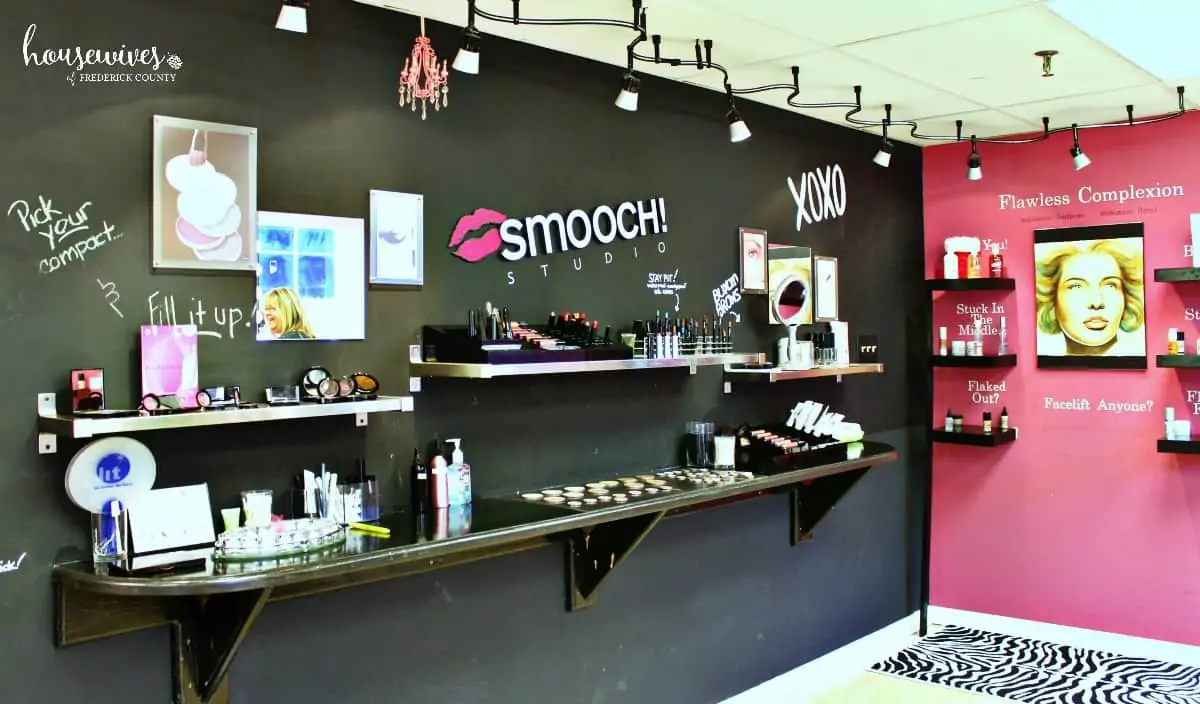 Besides a foundation match, Smooch Studio has a Tester Bar