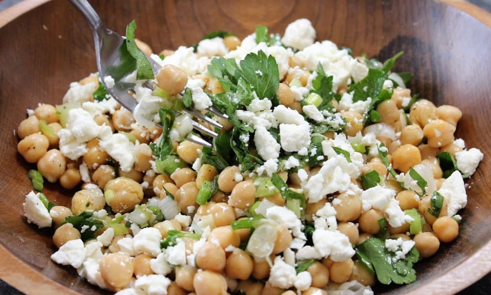 Healthy Chickpea Salad That Will Make You Happy
