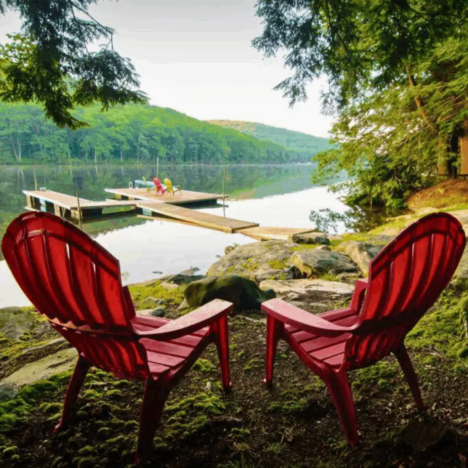 Couple enjoying a romantic day trip from Frederick MD