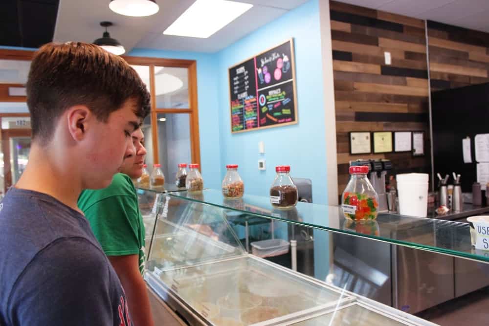 7 Reasons You Need To Eat at the New Hometown Harvest Kitchen