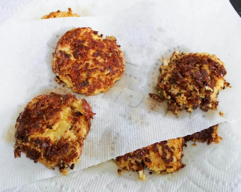 Cauliflower Fritters with Almond Flour: Low Carb & Delicious!