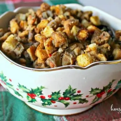 Moist Bread Stuffing Recipe: A Traditional Classic