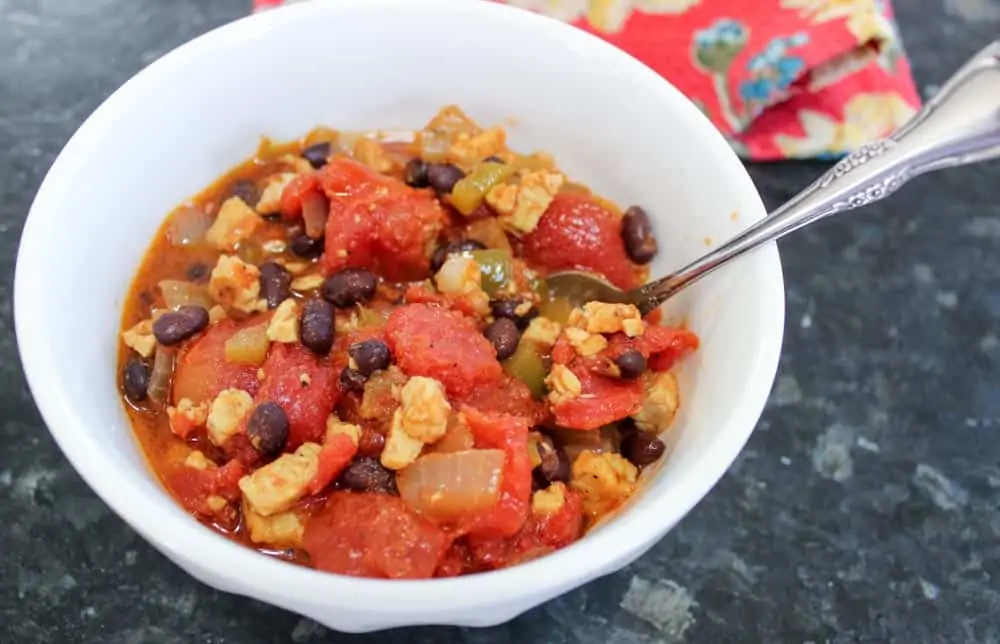 Simple Vegetarian Chili Recipe with Tempeh