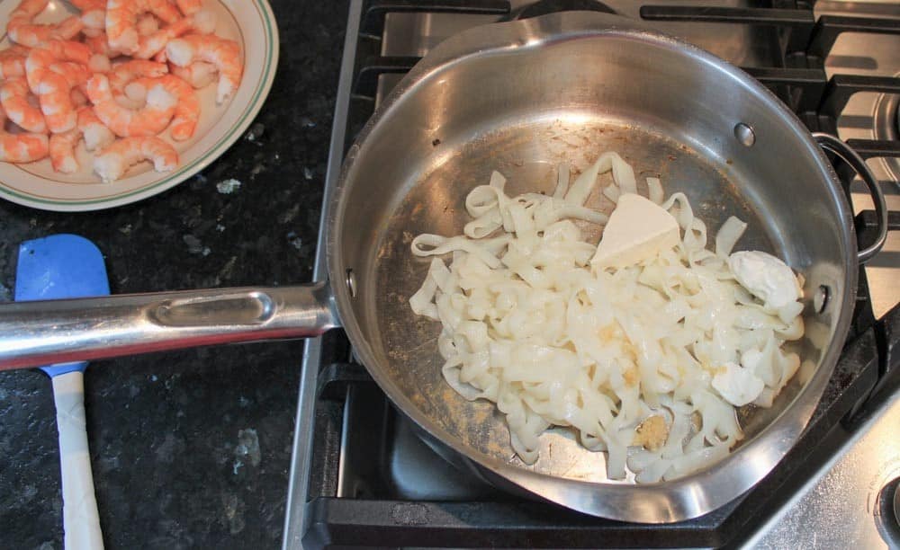 Make alfredo sauce with shirataki noodles