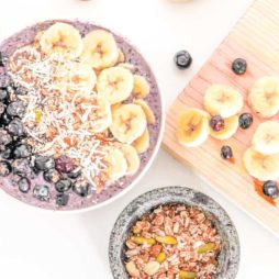 Blueberry Smoothie Bowl with Chia Seeds