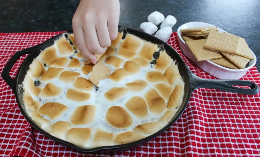 Easy S'mores Dip: No Campfire Needed!