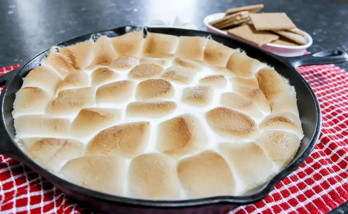 Easy S'mores Dip: No Campfire Needed!