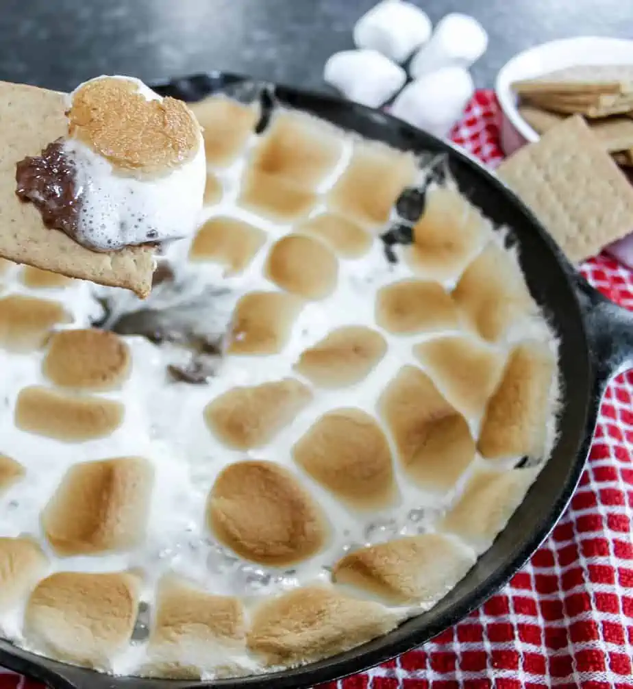 Easy S'mores Dip: No Campfire Needed!