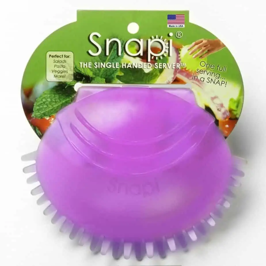 salad server - best kitchen gifts for mom