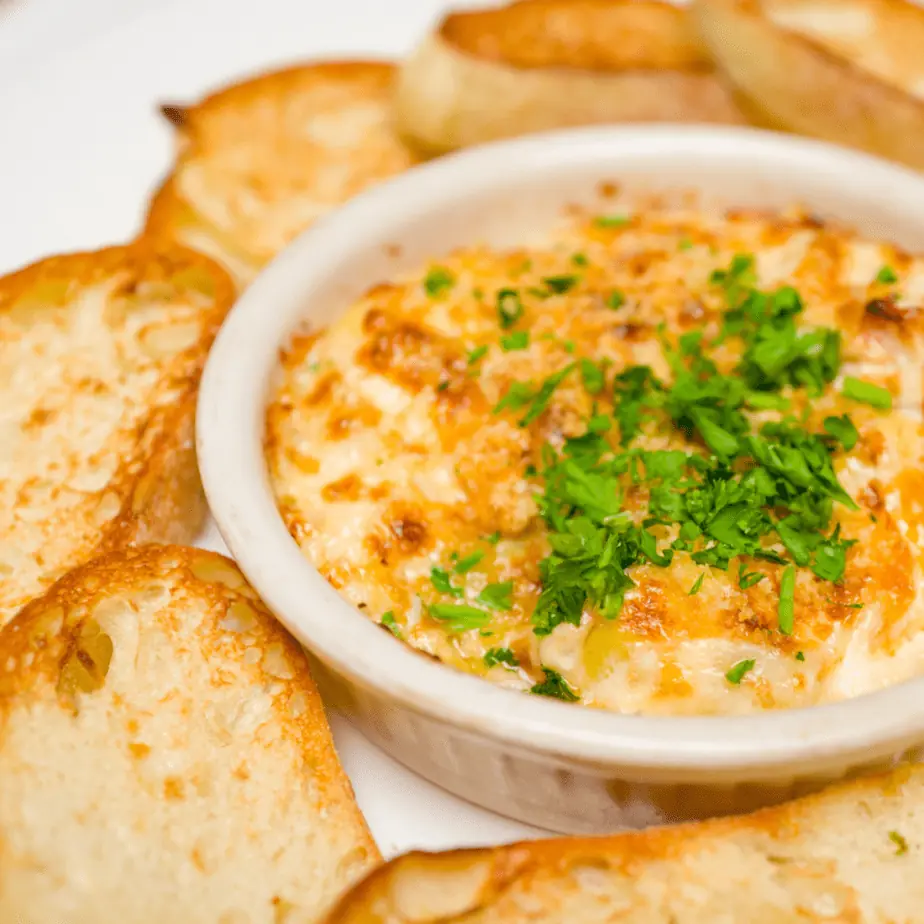 What to serve with crab dip